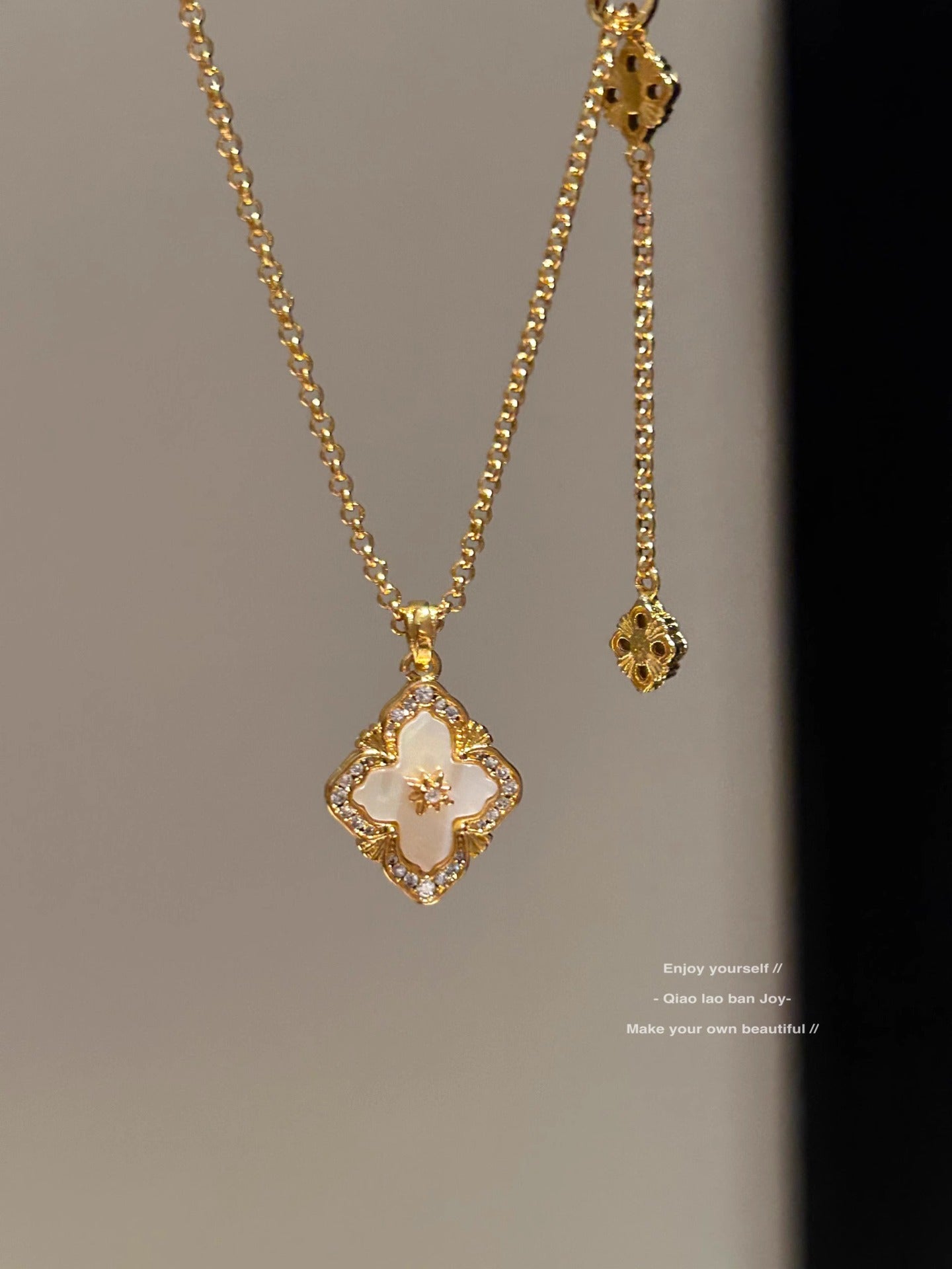 Four-leaf clover necklace set