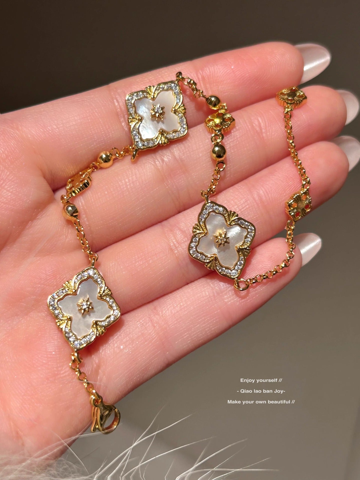 Four-leaf clover necklace set